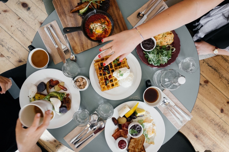 restaurant-ST VALLIER DE THIEY-min_breakfast-690128